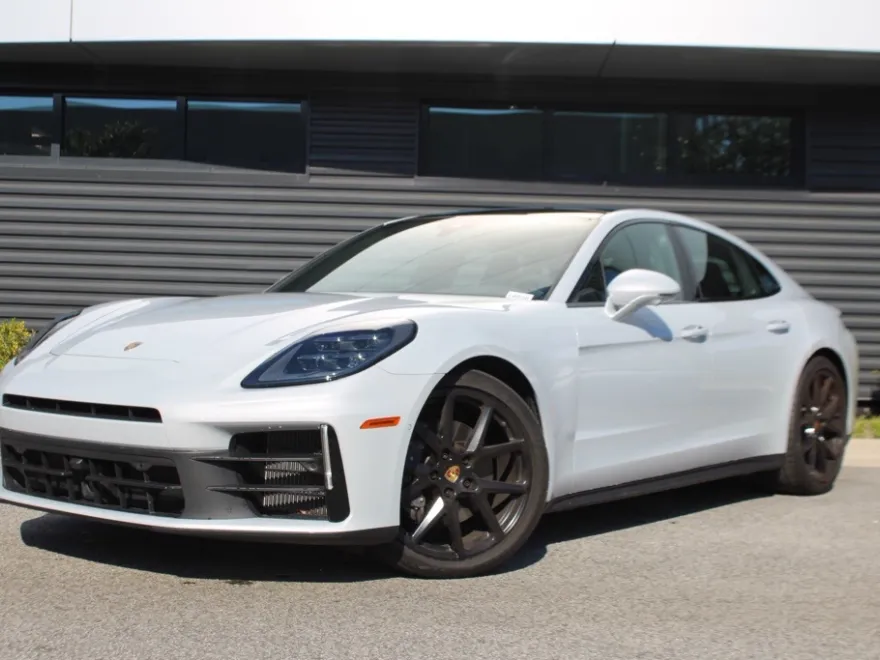 2025 Porsche Panamera 4 photo 1
