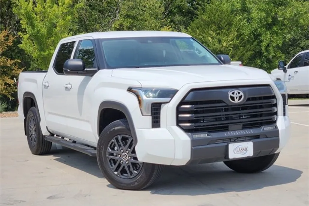 2024 Toyota Tundra SR5 photo 1