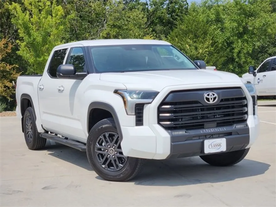 2024 Toyota Tundra SR5 photo 1