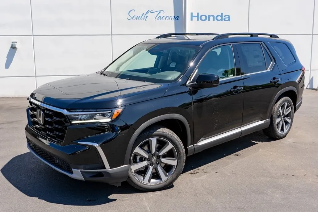 2025 Honda Pilot Touring photo 1