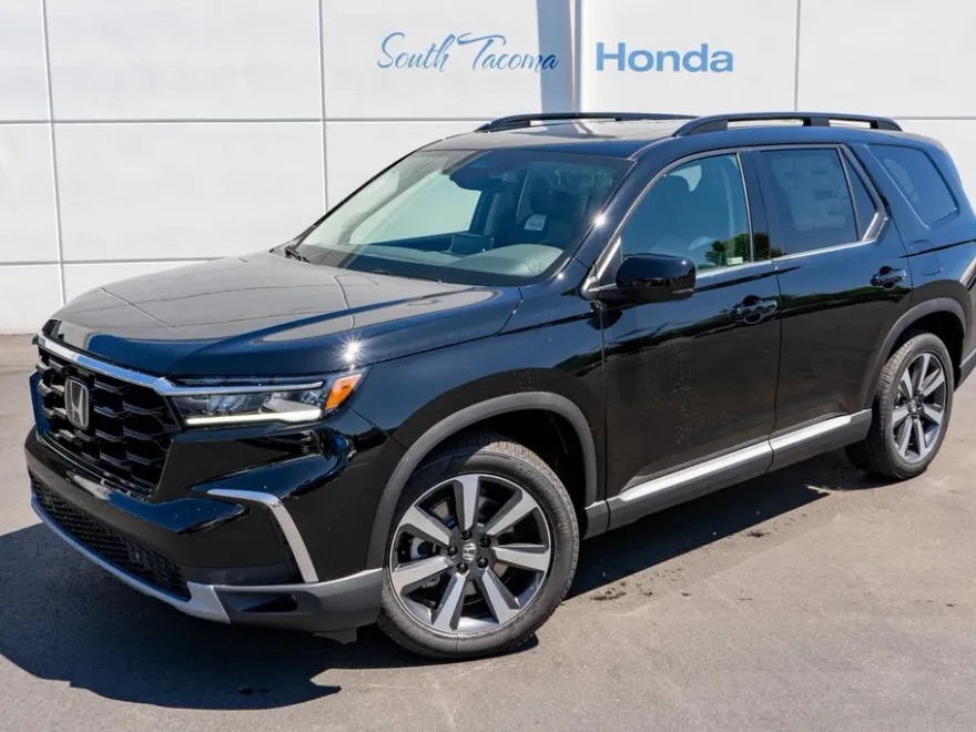2025 Honda Pilot Touring photo 1