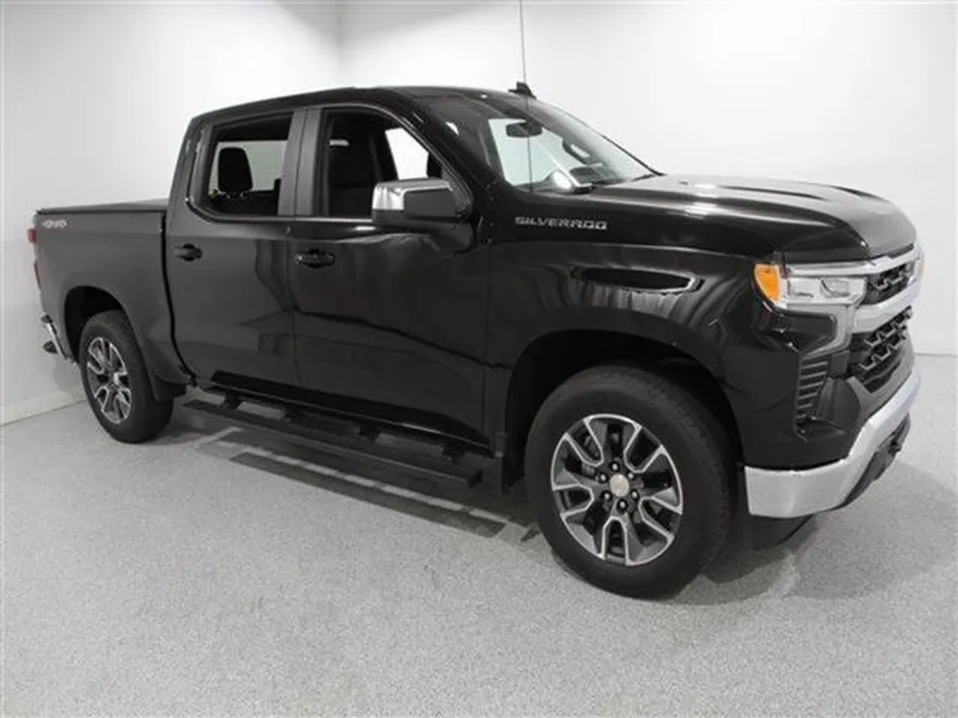 2024 Chevrolet Silverado 1500 LT photo 1