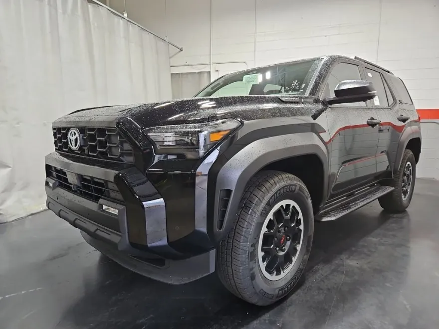 2025 Toyota 4Runner TRD Off-Road Premium photo 1