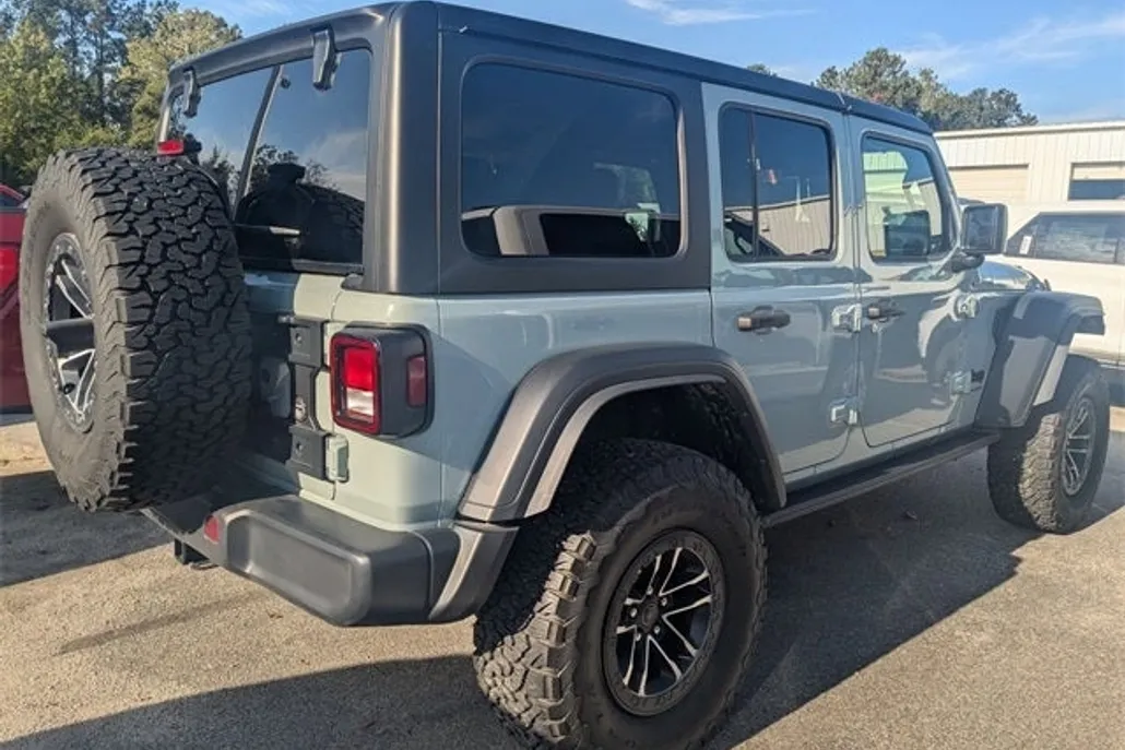 2024 Jeep Wrangler Willys photo 1