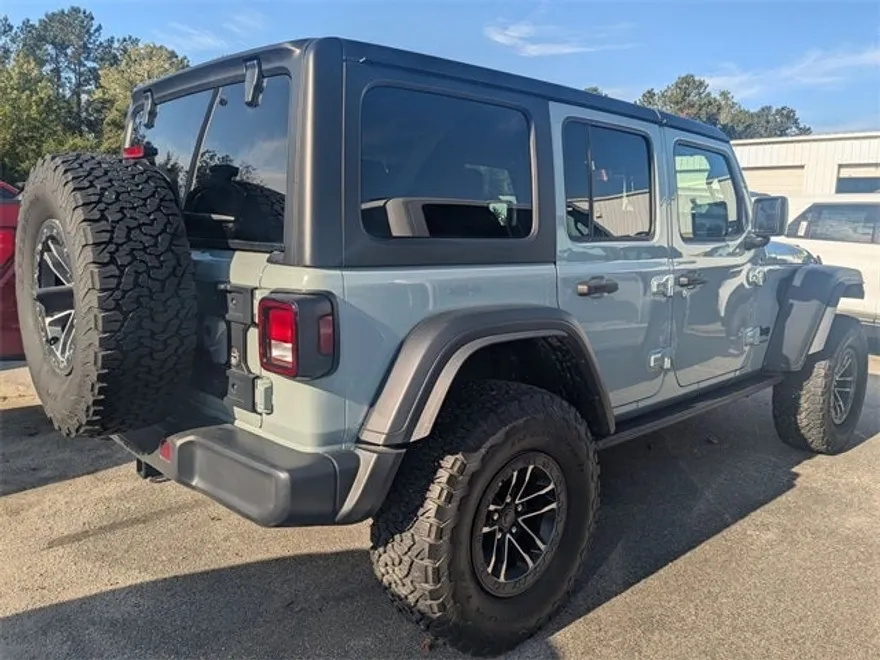 2024 Jeep Wrangler Willys photo 1