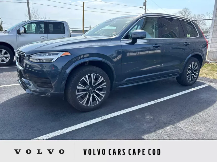2022 Volvo XC90 T5 AWD Momentum photo 1