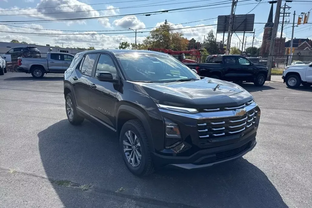 2026 Chevrolet Equinox LT photo 1