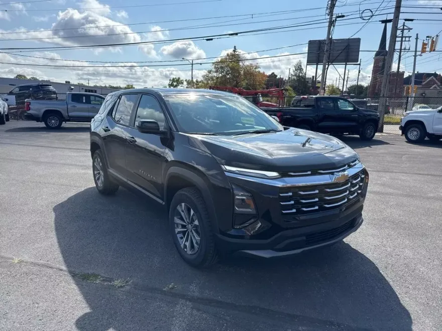 2026 Chevrolet Equinox LT photo 1