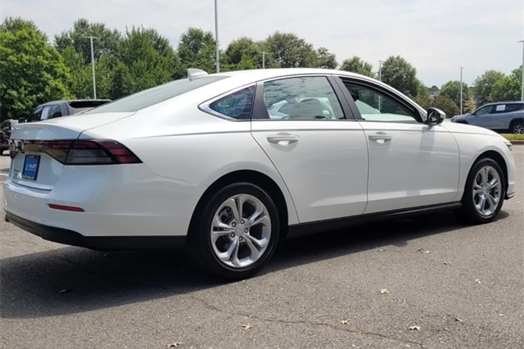 2024 Honda Accord LX photo 1
