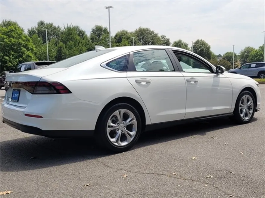 2024 Honda Accord LX photo 1