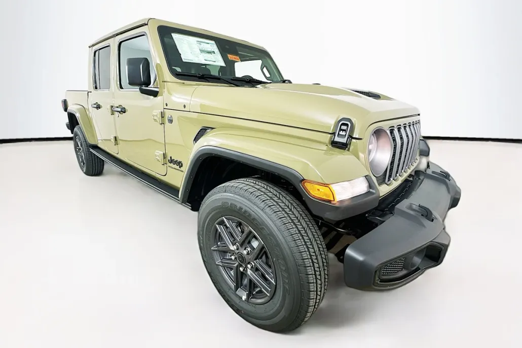 2025 Jeep Gladiator Sport photo 1