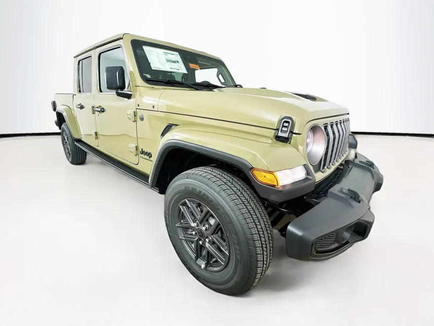 2025 Jeep Gladiator Sport photo 1