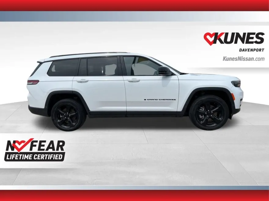 2023 Jeep Grand Cherokee Laredo photo 1