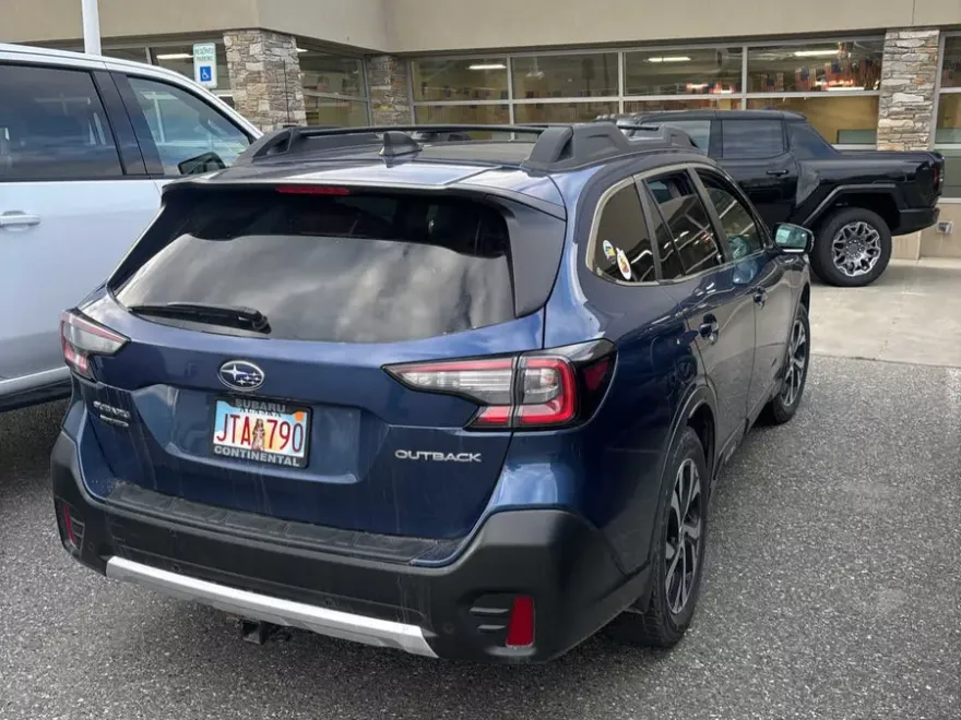 2020 Subaru Outback Limited photo 1