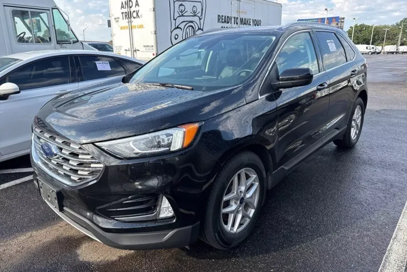 2021 Ford Edge SEL photo 1