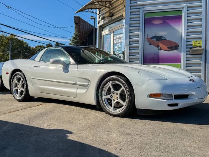 2000 Chevrolet Corvette photo 1