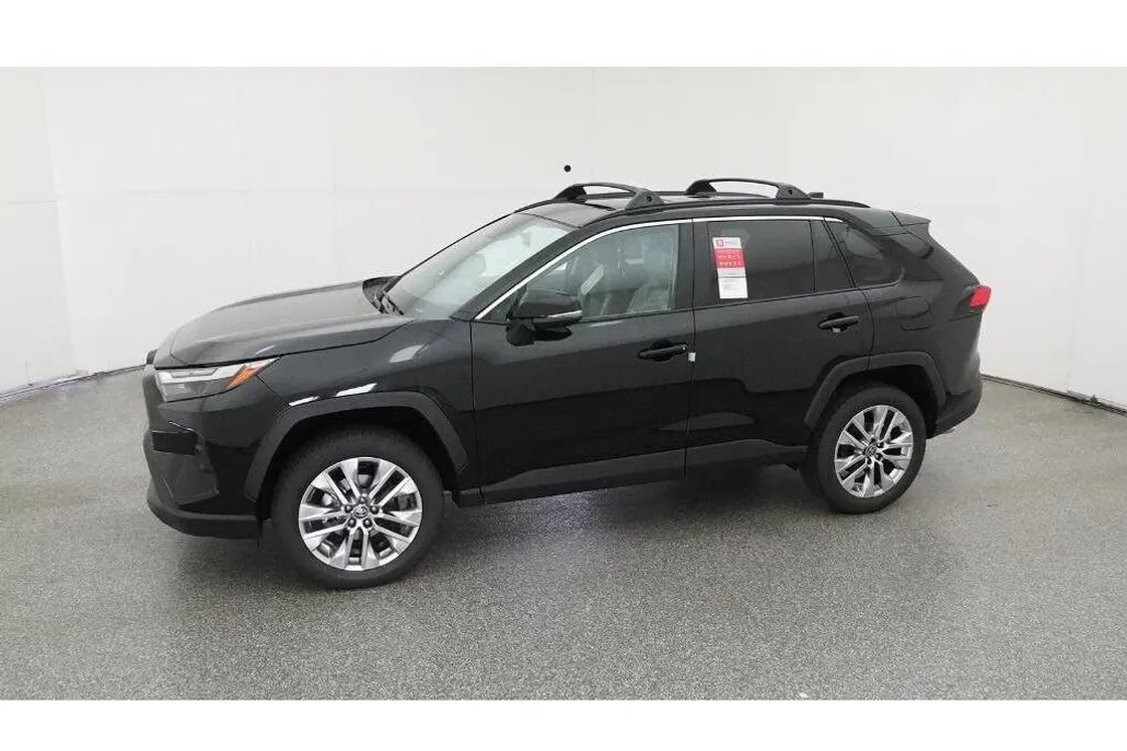 2025 Toyota RAV4 XLE Premium photo 1