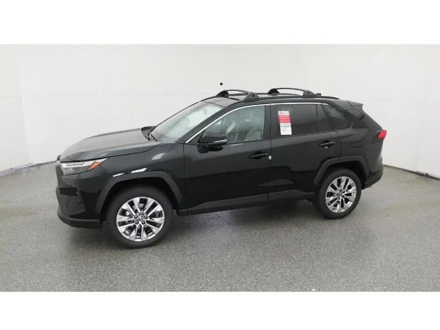 2025 Toyota RAV4 XLE Premium photo 1