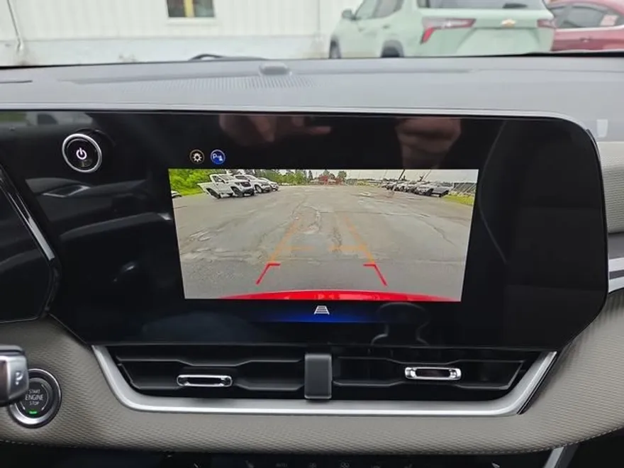2026 Chevrolet Equinox LT photo 1