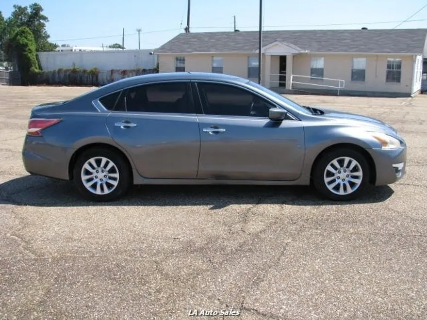 2014 Nissan Altima 2.5 photo 1