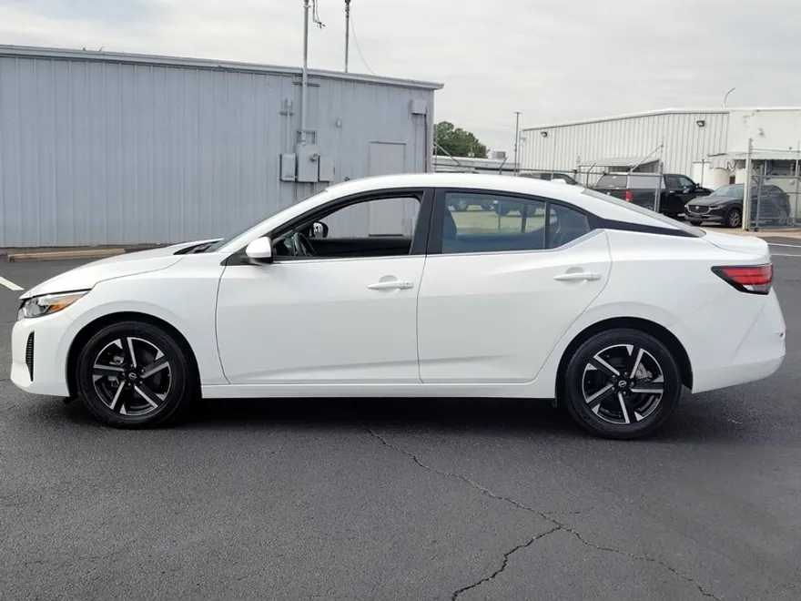 2024 Nissan Sentra SV photo 1