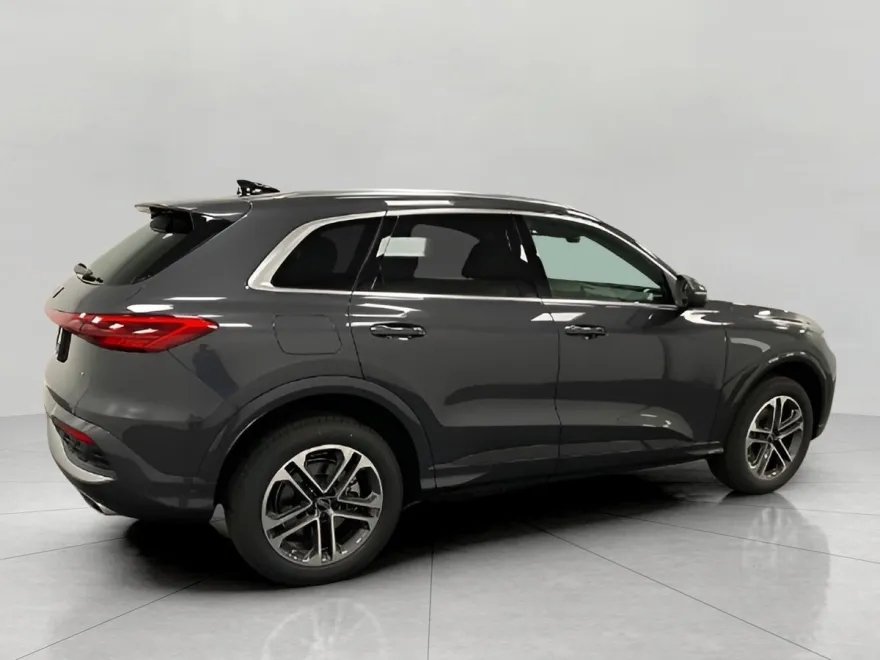 2025 Audi Q5 Premium TFSI photo 1