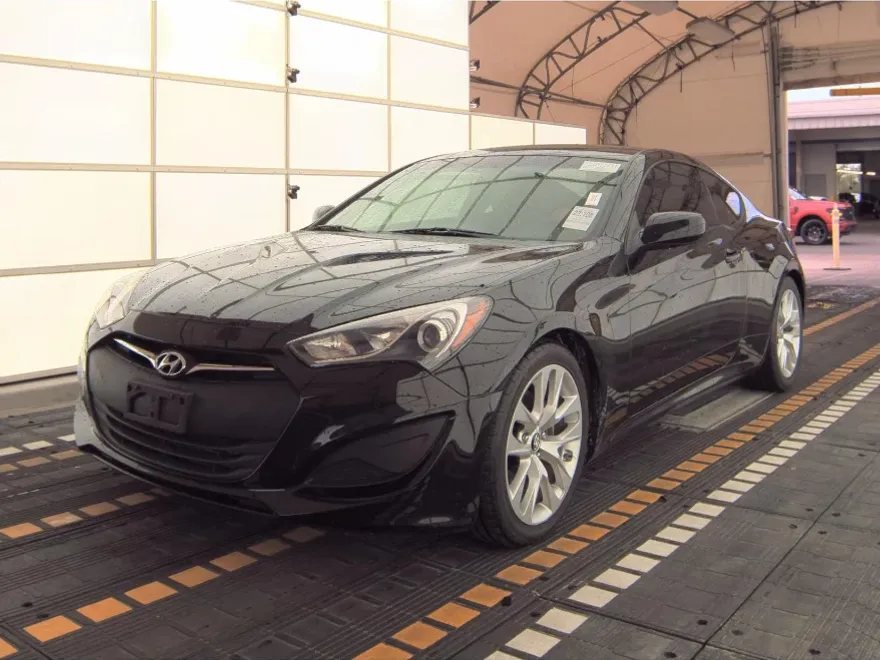 2013 Hyundai Genesis Coupe 2.0T photo 1