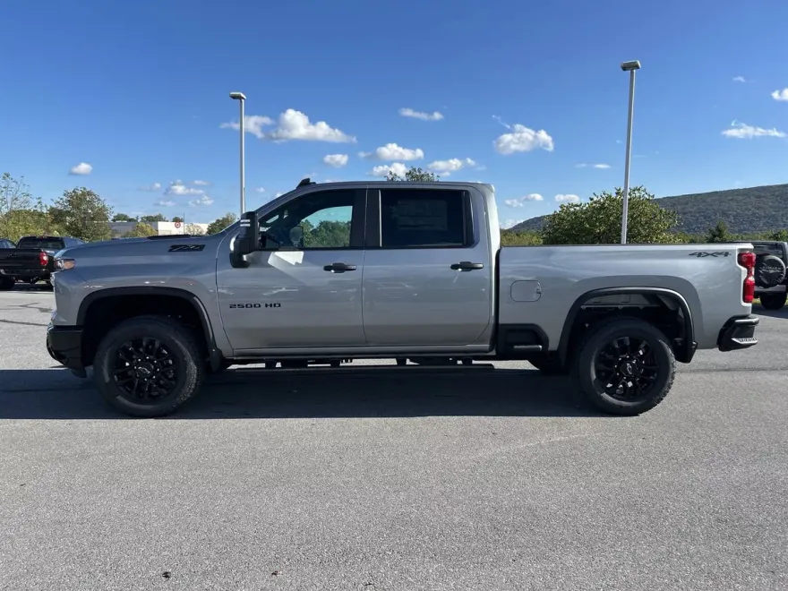 2026 Chevrolet Silverado 2500HD Custom photo 1