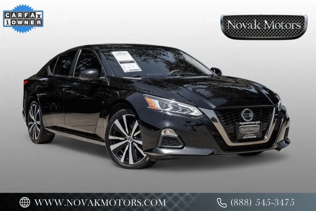 2022 Nissan Altima SR photo 1