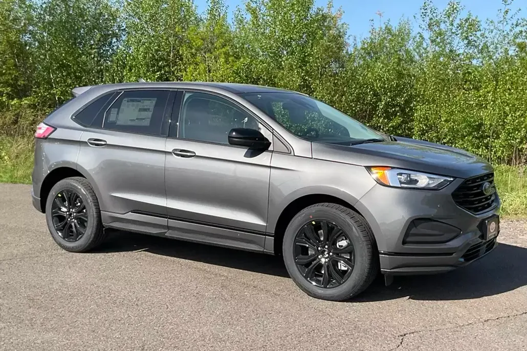 2024 Ford Edge SE photo 1