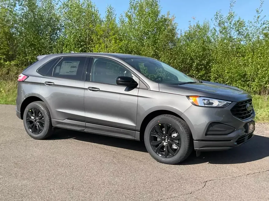 2024 Ford Edge SE photo 1