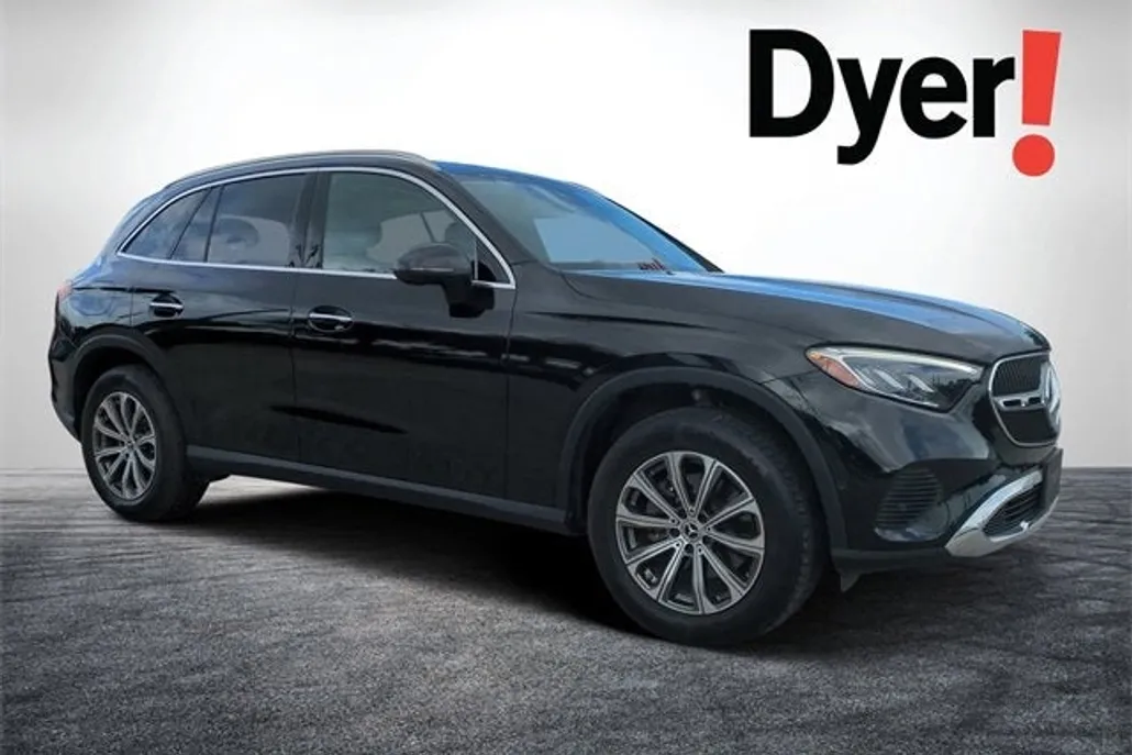 2024 Mercedes Benz GLC 300 photo 1