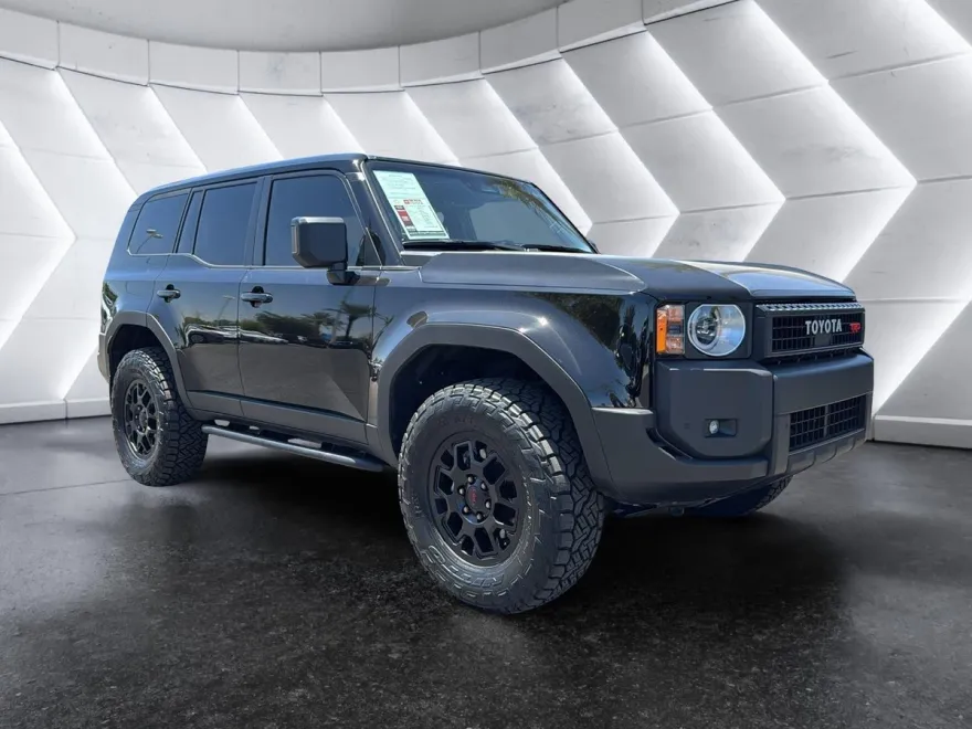 2024 Toyota Land Cruiser photo 1