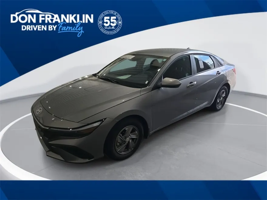 2025 Hyundai Elantra SE photo 1