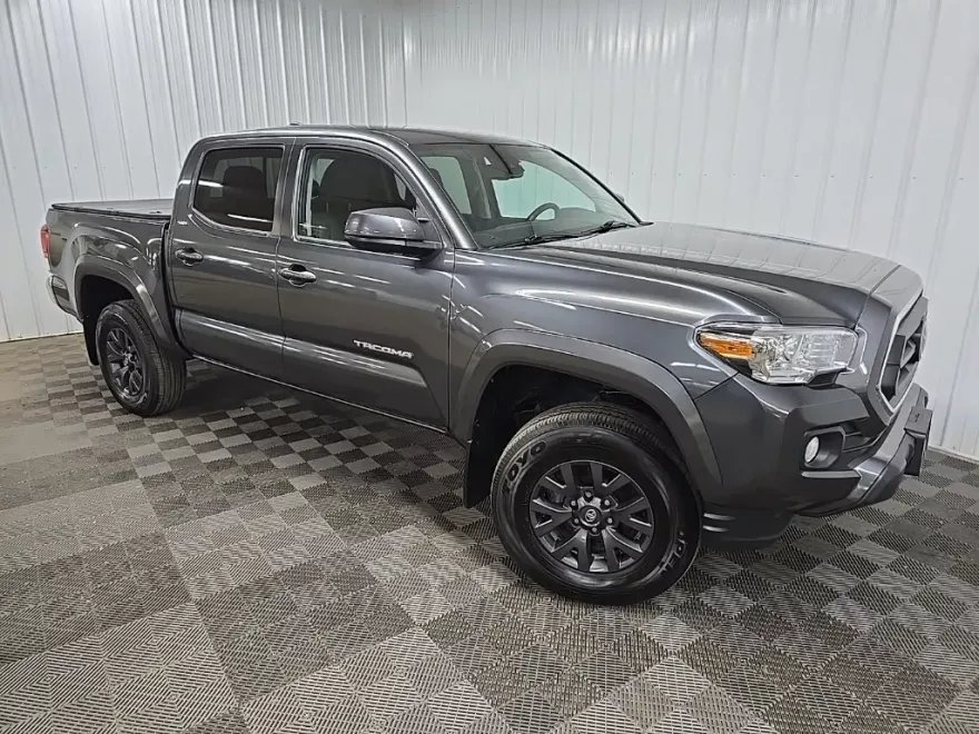 2022 Toyota Tacoma SR5 V6 photo 1