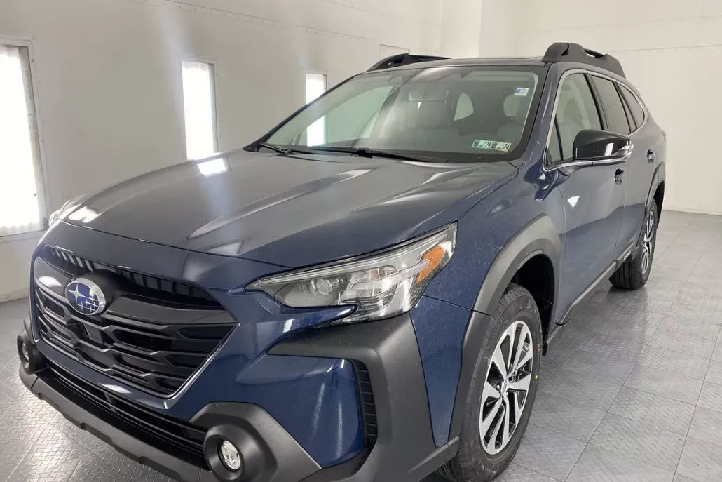 2024 Subaru Outback Premium photo 1