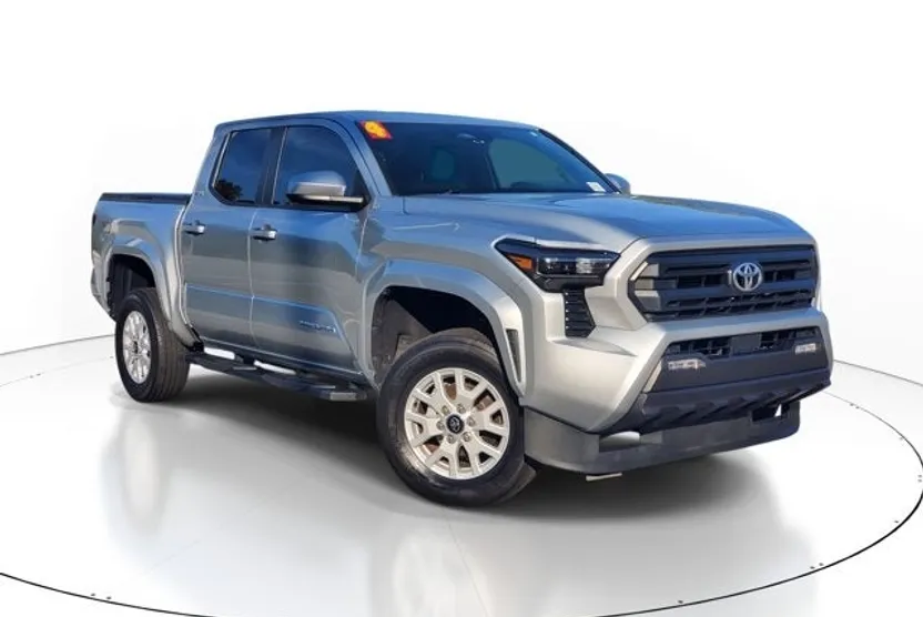 2024 Toyota Tacoma SR5 photo 1