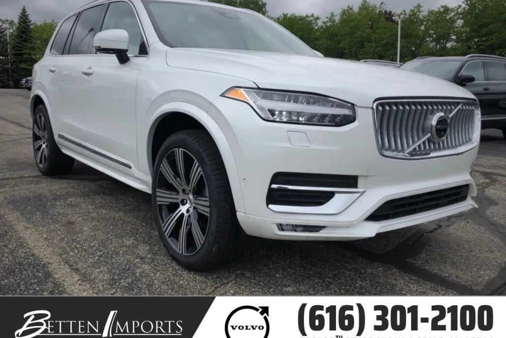 2025 Volvo XC90 Plus photo 1