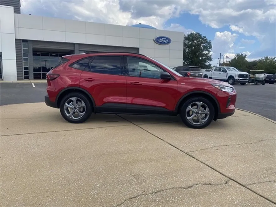 2026 Ford Escape ST-Line photo 1