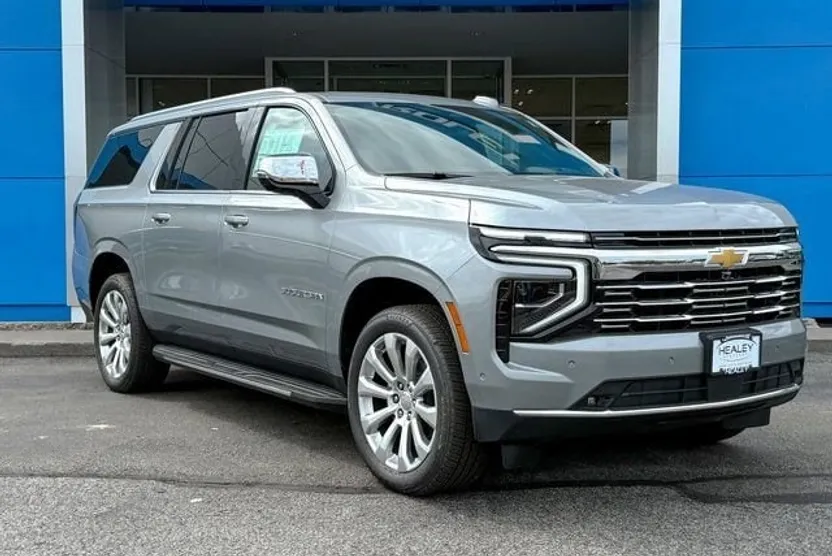 2025 Chevrolet Suburban Premier photo 1
