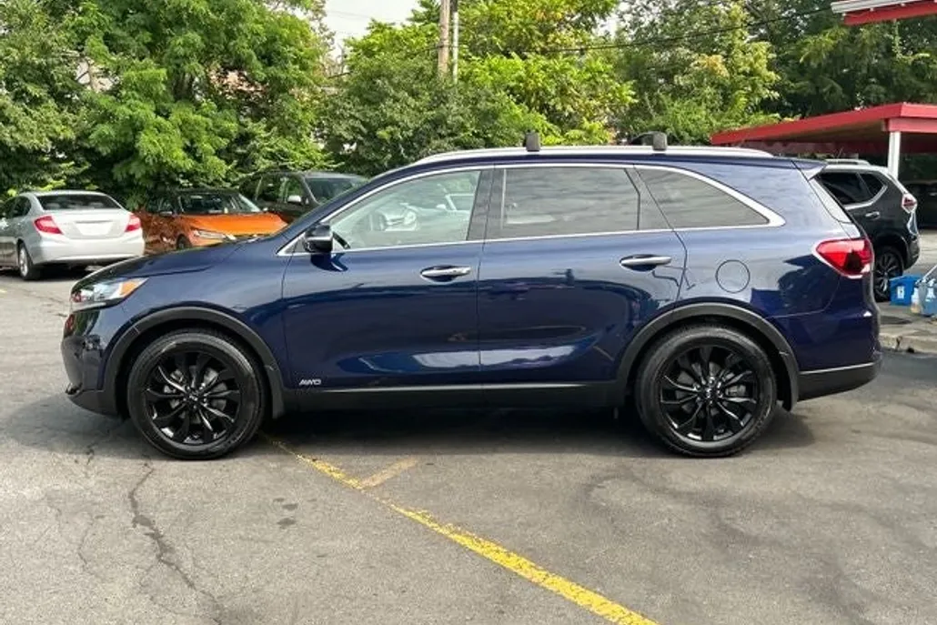 2020 Kia Sorento EX photo 1