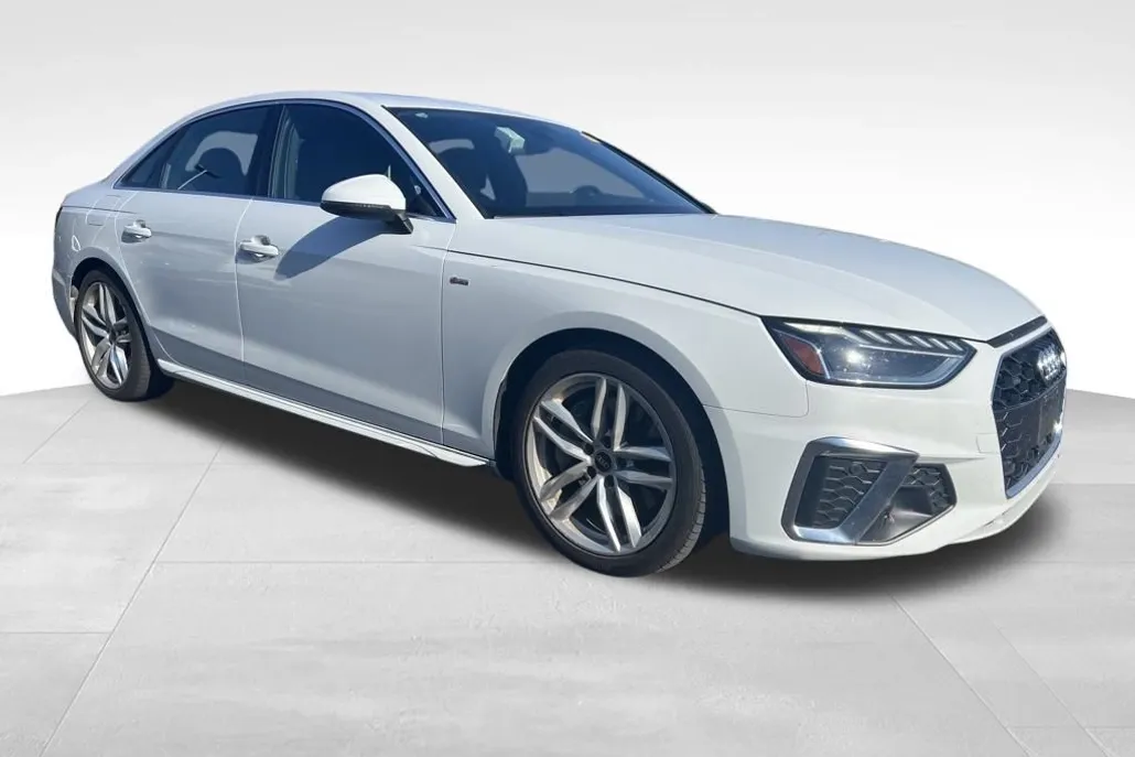 2024 Audi A4 45 S line Premium Plus Quattro photo 1