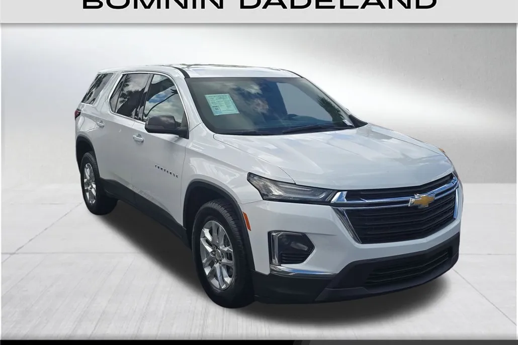 2022 Chevrolet Traverse LS photo 1