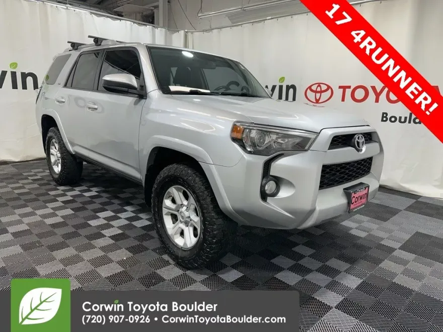 2017 Toyota 4Runner SR5 photo 1