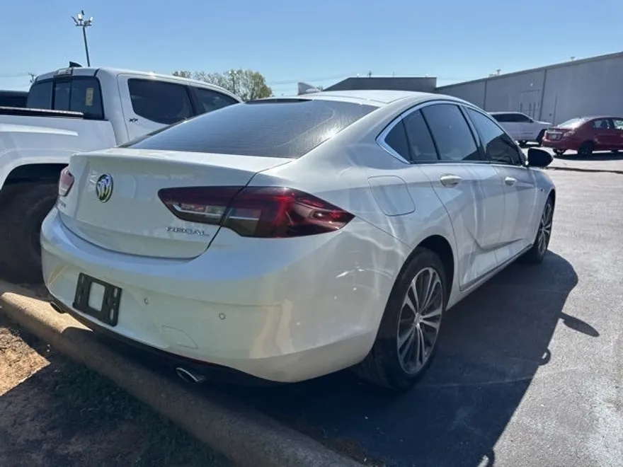 2018 Buick Regal Preferred photo 1