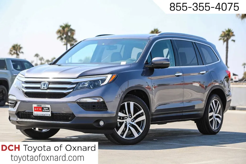 2017 Honda Pilot Touring photo 1