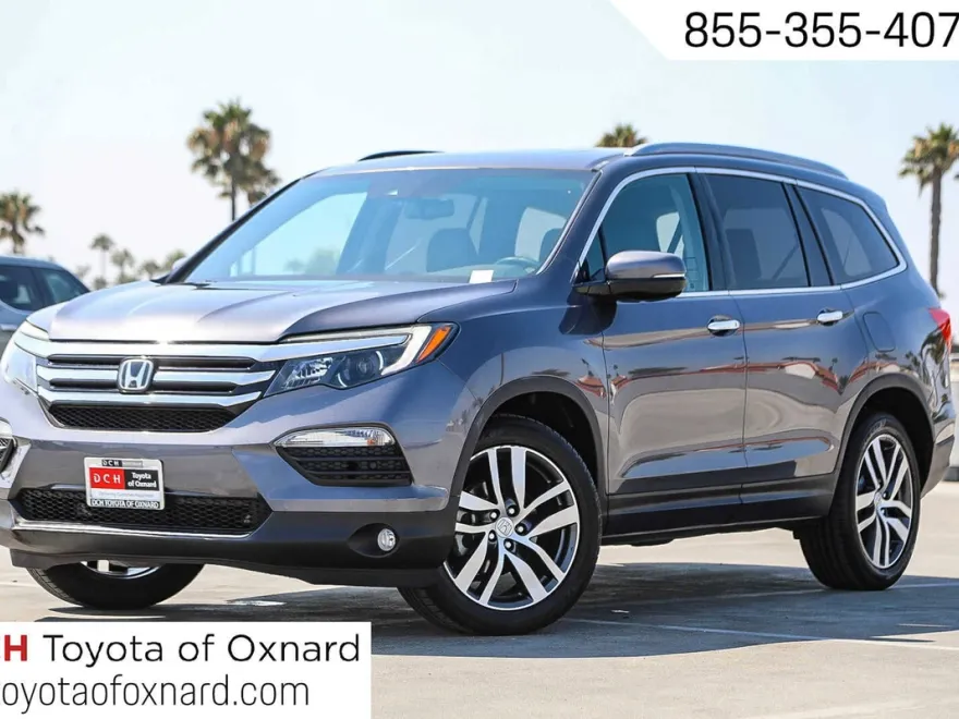 2017 Honda Pilot Touring photo 1