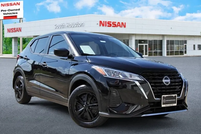 2025 Nissan Kicks Play S photo 1