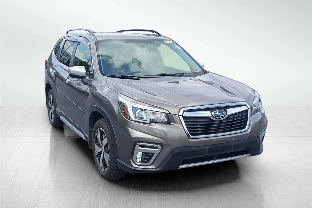 2019 Subaru Forester Touring photo 1