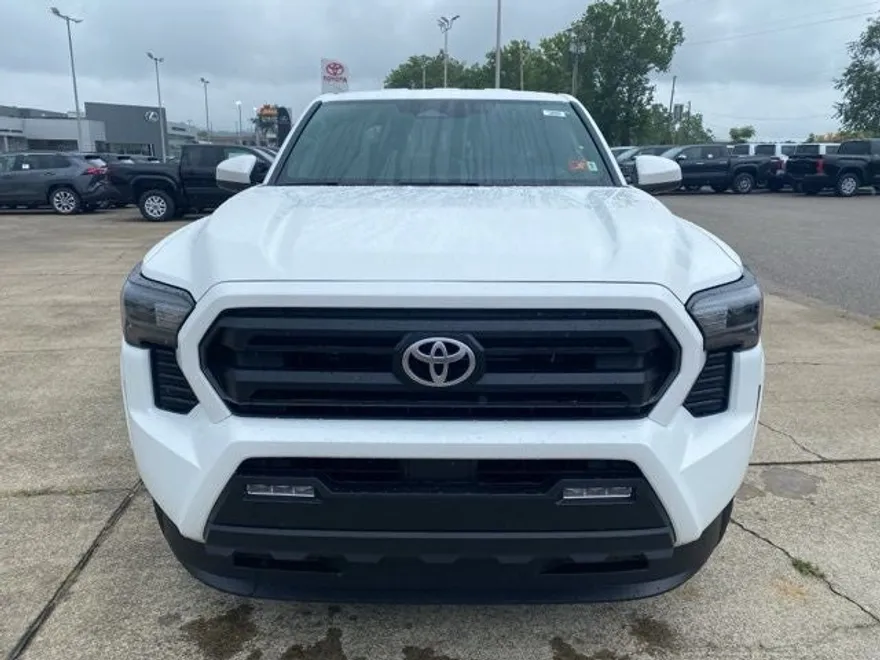 2025 Toyota Tacoma SR5 photo 1